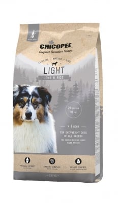 Храна за кучета Chicopee Classic Nature Light с агне и ориз  при наднормено тегло